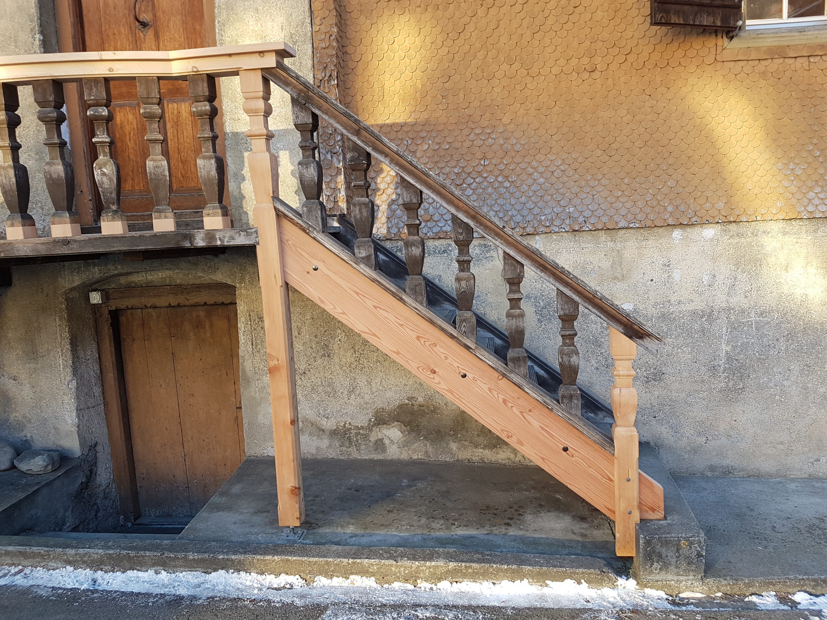 Treppe runder Brunnen